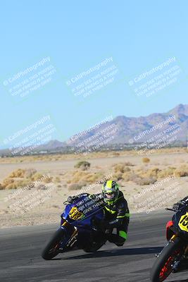 media/Jan-10-2025-CVMA Friday Practice (Fri) [[489e0da257]]/Group 4 and Trackday/Session 2 (Turn 4 Inside)/